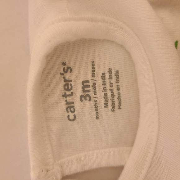 4PC CARTER'S ONESIE BUNDLE - 3M - Picture 4 of 11